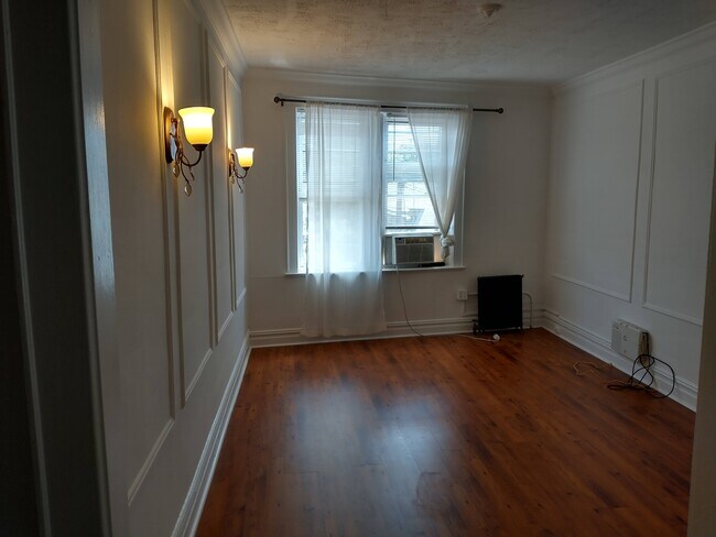276 Oriental Pl, Unit 3 in Lyndhurst, NJ - Building Photo - Building Photo