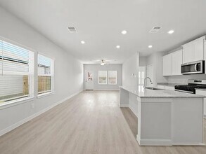 11975 Wisteria Mdws Dr in Willis, TX - Building Photo - Building Photo