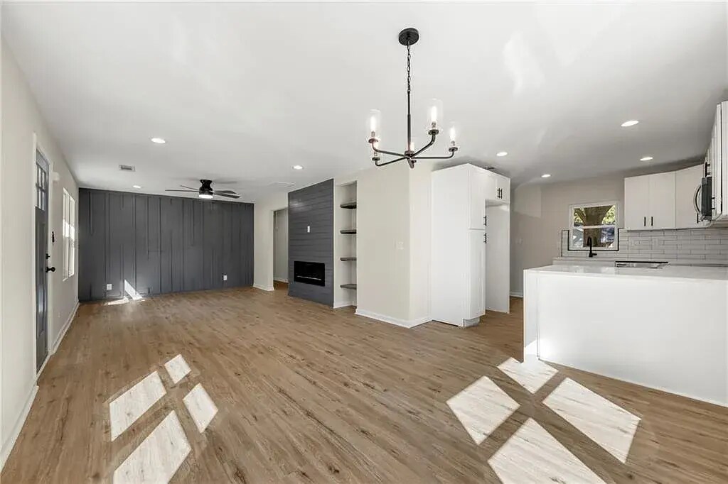 164 Chicamauga Ave SW, Unit Master Bedroom in Atlanta, GA - Building Photo