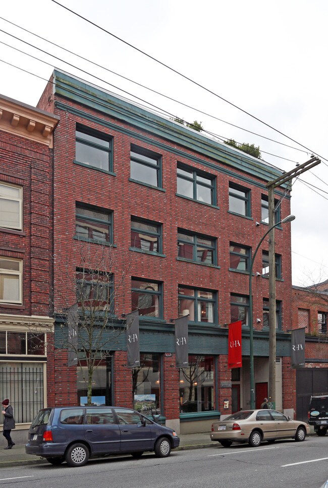 Pilkington House in Vancouver, BC - Building Photo - Primary Photo