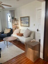 250 Belgrade Ave, Unit 1 in Boston, MA - Building Photo - Building Photo