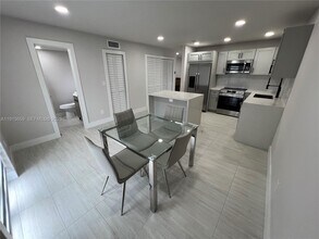 3826 SW 107th Ave in Miami, FL - Building Photo - Building Photo