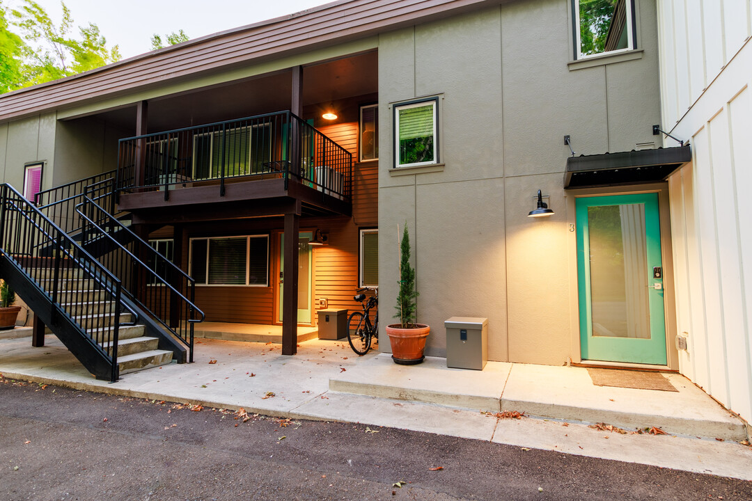 204 9th NW St, Unit 5 in Corvallis, OR - Foto de edificio