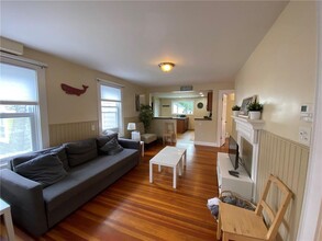 19 Howard St in Newport, RI - Building Photo - Building Photo