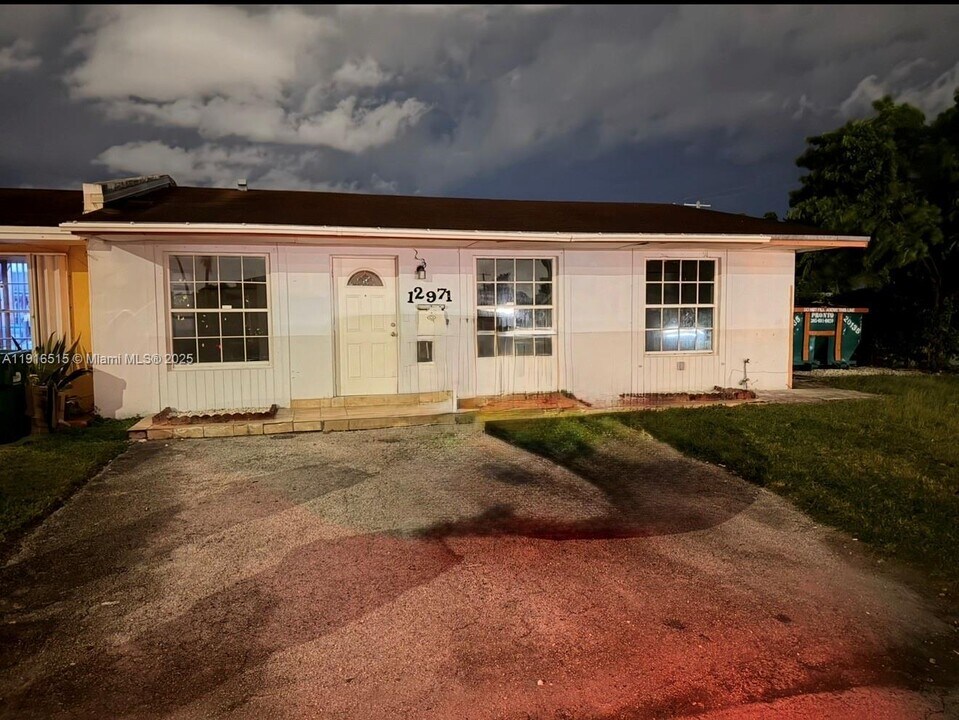 12971 SW 18th Terrace in Miami, FL - Building Photo