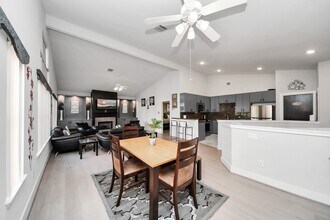 9715 Riddlewood Ln in Houston, TX - Building Photo - Building Photo