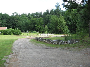 39 Jones Rd in Winchester, NH - Foto de edificio - Building Photo