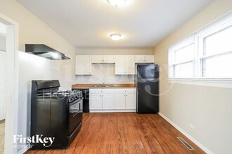 760 Larkdale Row in Wauconda, IL - Building Photo - Building Photo