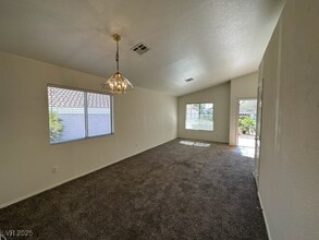 285 Spring Palms St in Henderson, NV - Building Photo - Building Photo