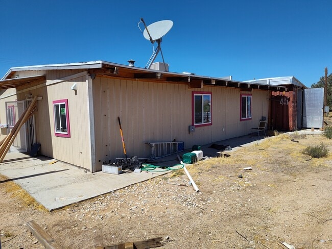 10255 High Rd in Lucerne Valley, CA - Building Photo - Building Photo