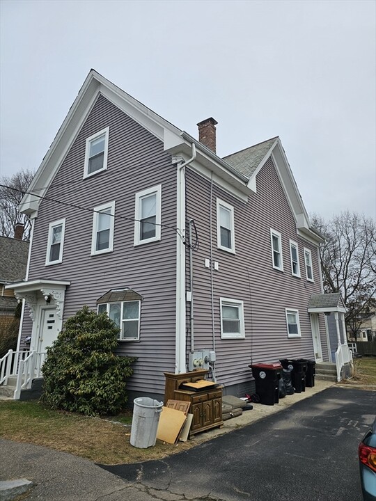 16 Shealey Ave in Brockton, MA - Building Photo