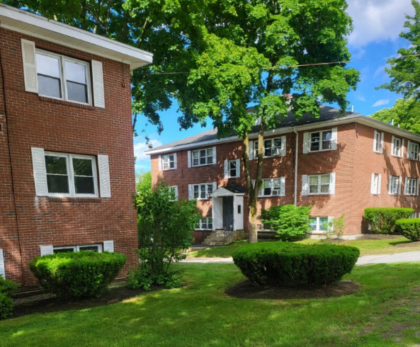 Maple Leaf Apartments in Franklin, NH - Building Photo - Building Photo