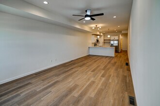 4873 Lacy Rd in Fitchburg, WI - Foto de edificio - Building Photo