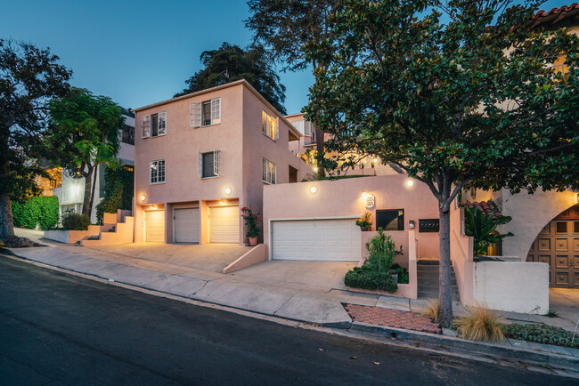 1944 Palmerston Pl in Los Angeles, CA - Building Photo - Building Photo