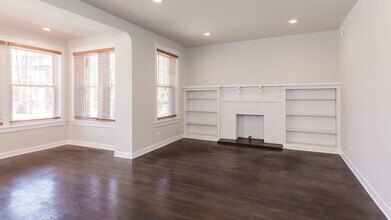 6429 N Lakewood Ave, Unit 2 in Chicago, IL - Building Photo - Building Photo