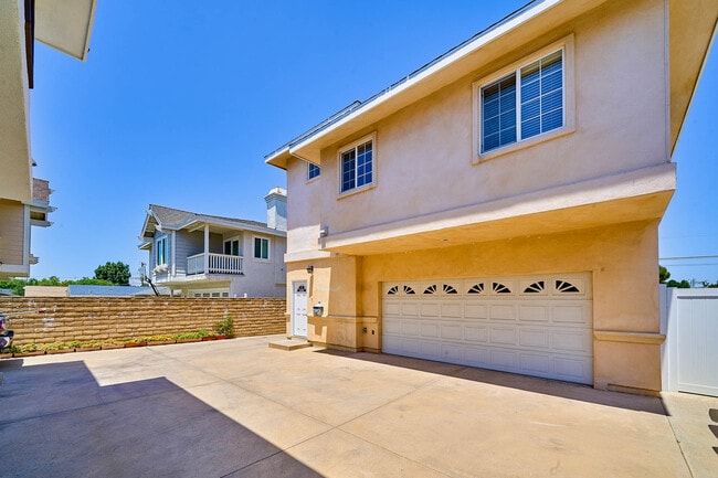 property at 2108 Santa Fe Ave