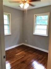 310 College Park Dr in Lafollette, TN - Foto de edificio - Building Photo