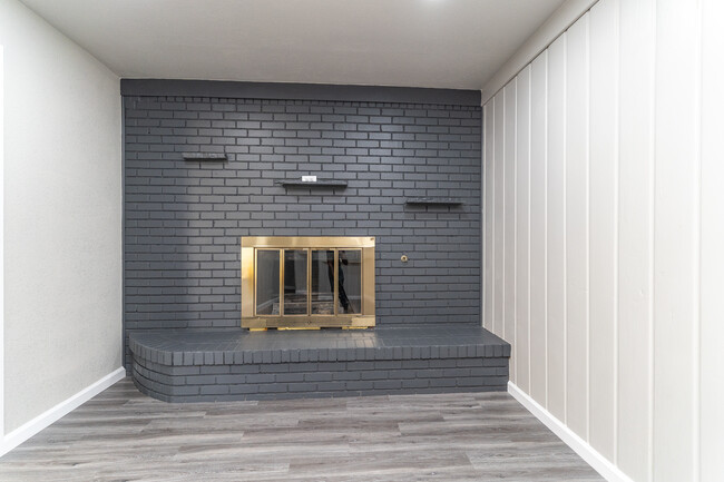 4220 Wayside Ave in Odessa, TX - Foto de edificio - Building Photo