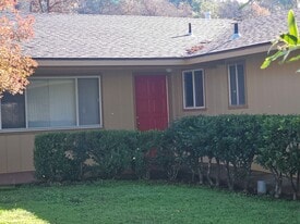 4184 Sherwood Ct in Lucerne, CA - Building Photo