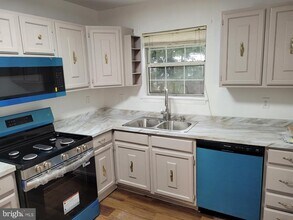 13571 Princedale Dr in Woodbridge, VA - Building Photo - Building Photo
