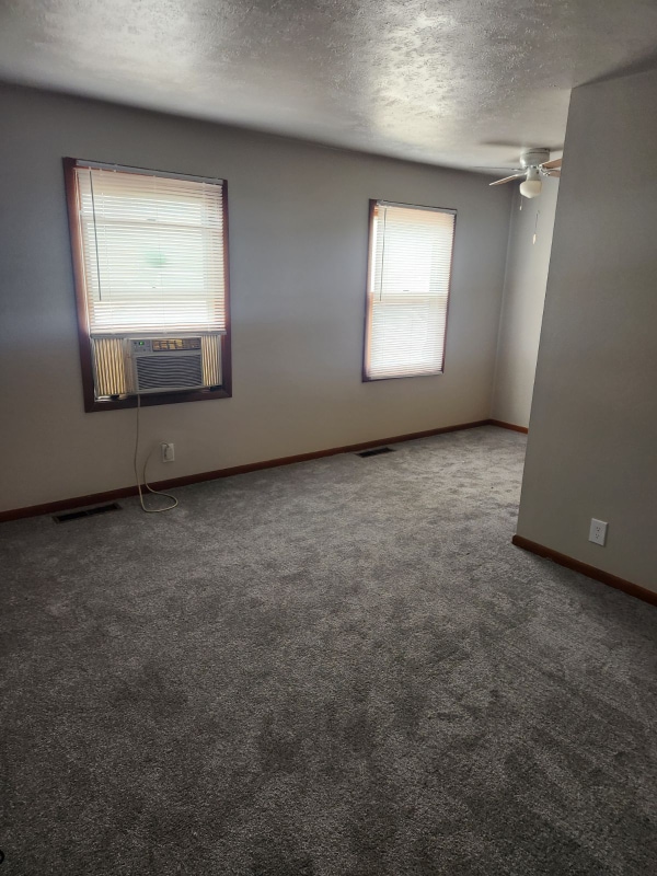 337 Pershing Ave NE in North Canton, OH - Building Photo - Building Photo