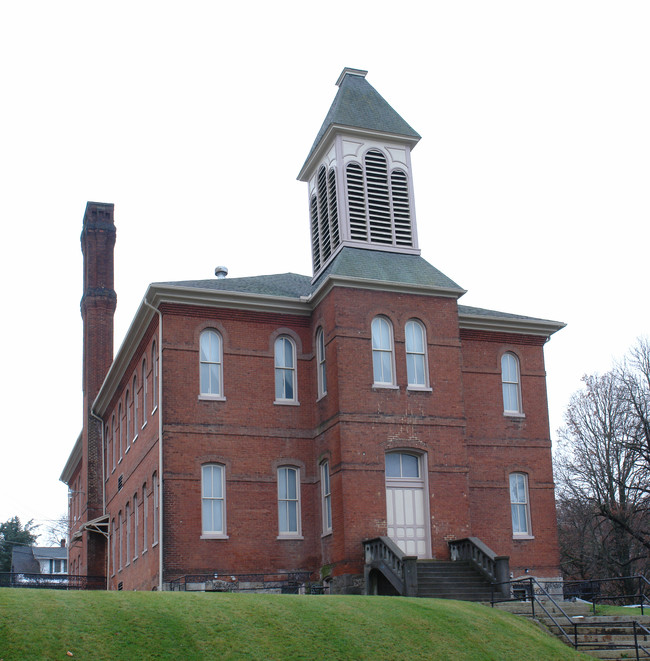 350 E Bishop St in Bellefonte, PA - Building Photo - Building Photo