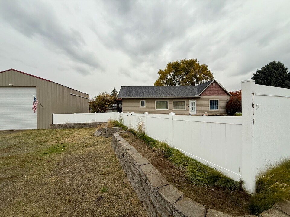 7617 E Rutter Ave in Spokane Valley, WA - Building Photo