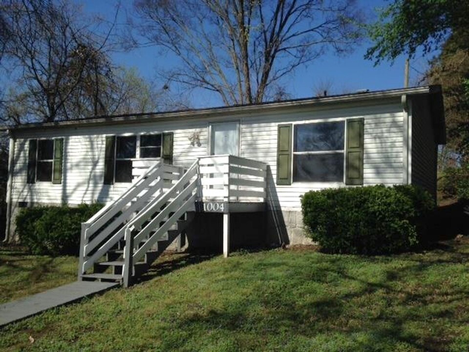 1004 Ozark St in Nashville, TN - Building Photo