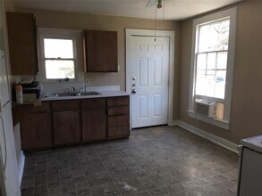 1814 Ave M 1/2-Unit -6 in Galveston, TX - Building Photo - Building Photo