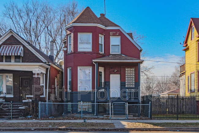 property at 7432 S Maryland Ave