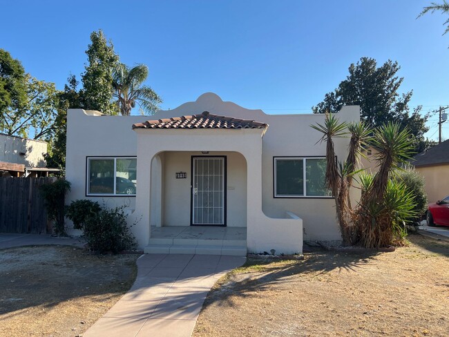 2719 San Emidio St in Bakersfield, CA - Building Photo - Building Photo