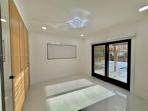 1831 SW 23rd Ave in Fort Lauderdale, FL - Building Photo - Building Photo