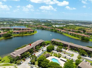 13700 SW 11th St in Pembroke Pines, FL - Foto de edificio - Building Photo