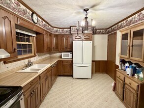 3742 Dorothy Ln in Middletown, OH - Building Photo - Building Photo