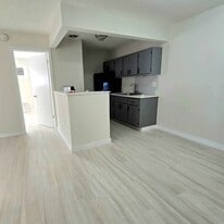 1720 NE 62nd St, Unit 2 in Fort Lauderdale, FL - Building Photo