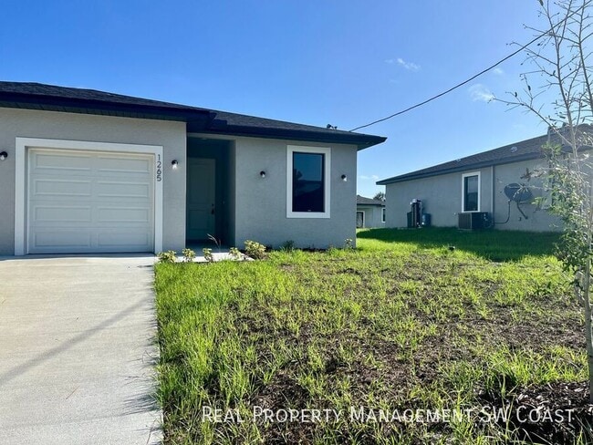 property at 1265 Hillcrest St E