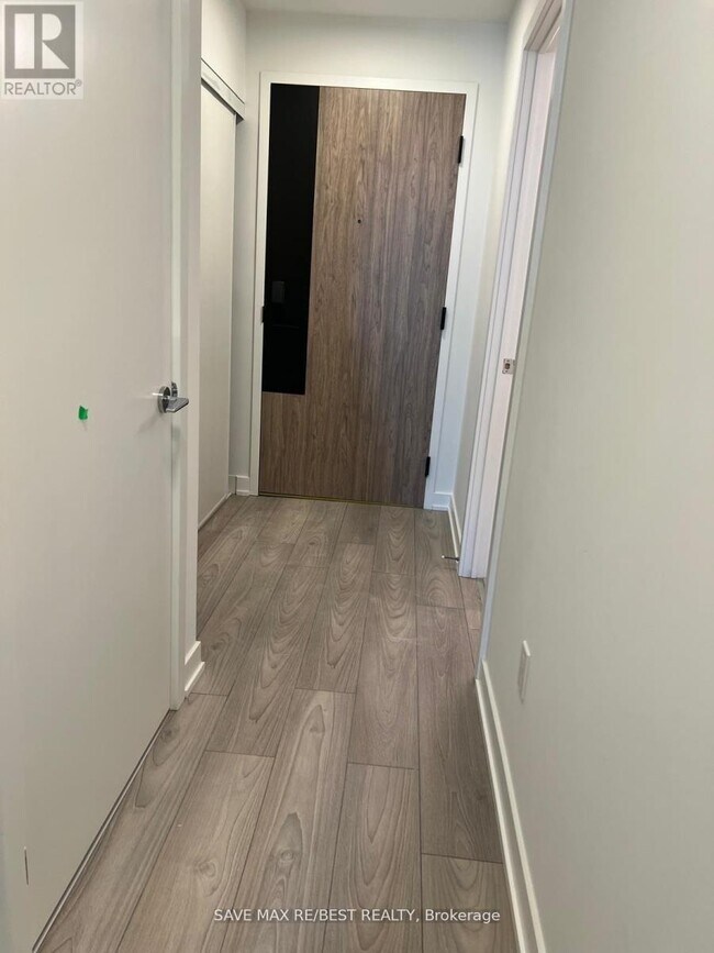 1007 The Queensway in Toronto, ON - Building Photo - Building Photo