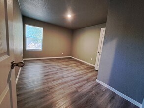 209 W Robin Ln, Unit B in Harker Heights, TX - Building Photo - Building Photo