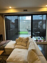 808 N Greenview Ave, Unit 2F in Chicago, IL - Foto de edificio - Building Photo