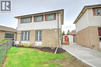 1395 Bayswater Crescent in Windsor, ON - Building Photo - Building Photo