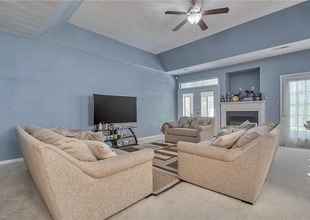 2923 Drum Point Crescent in Chesapeake, VA - Building Photo - Building Photo