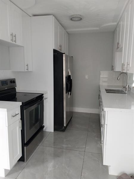 308 SW 76th Terrace in North Lauderdale, FL - Building Photo - Building Photo
