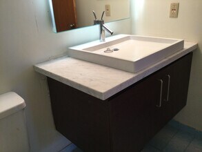 5201 Orduna Dr in Coral Gables, FL - Foto de edificio - Building Photo