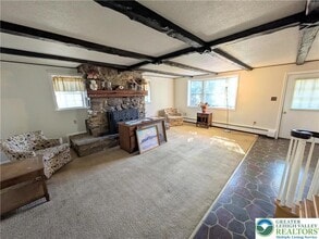 3470 Rhododendron Dr in Northampton, PA - Foto de edificio - Building Photo