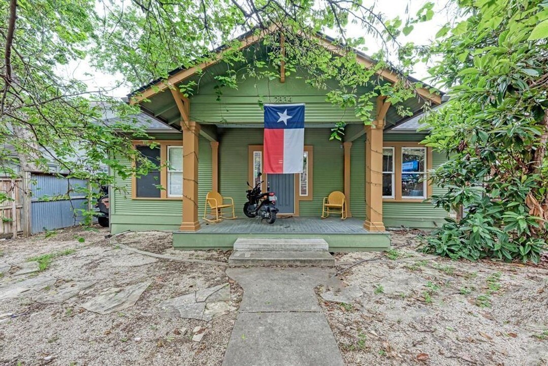 2834 Salado St in Austin, TX - Foto de edificio