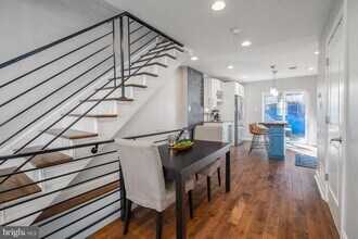 2012 Pierce St in Philadelphia, PA - Building Photo - Building Photo