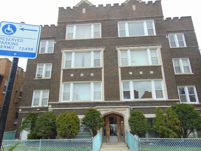 8221 S Eberhart Ave, Unit 3