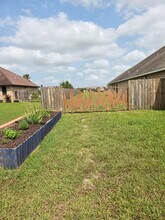 177 Village E Dr in Los Fresnos, TX - Building Photo - Building Photo