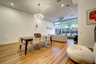 5426 McCulloch Cir in Houston, TX - Building Photo - Building Photo