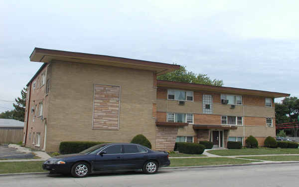 4400-4402 Saint Charles Rd in Bellwood, IL - Building Photo - Building Photo